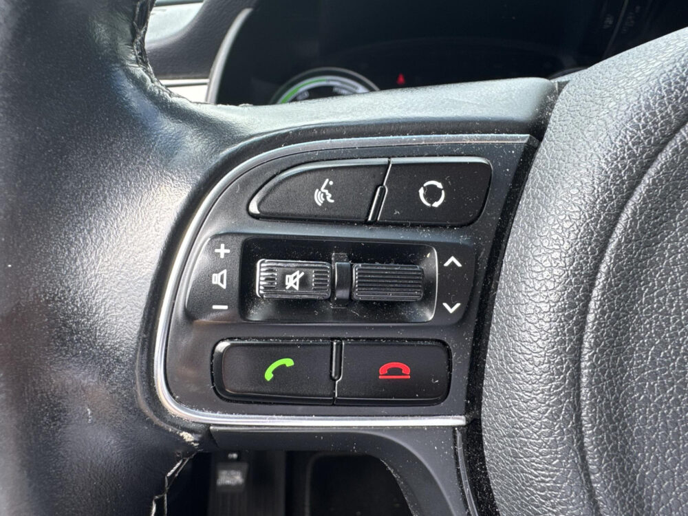 Kia Niro 1.6 GDi Hybrid DynamicPlusLine Leder Stoelverwarming Stuurverwarming navigatie Camera trekhaak