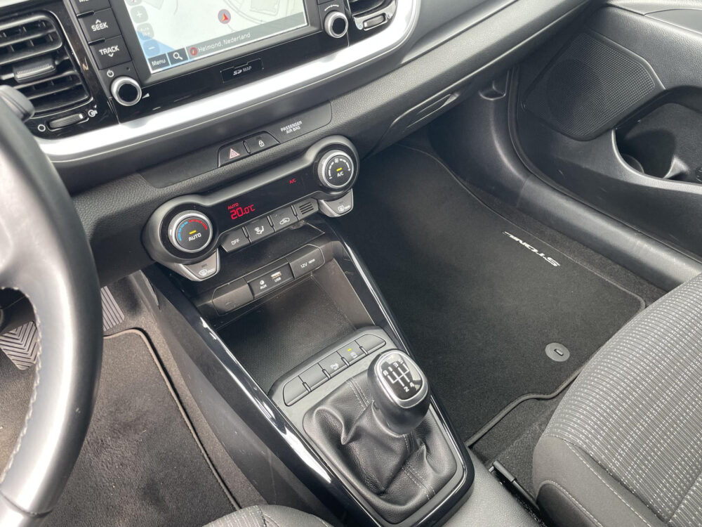 Kia Stonic 1.0 T-GDi DynamicPlusLine | Climate control | Achteruitrijcamera | Navigatie | Apple carplay |