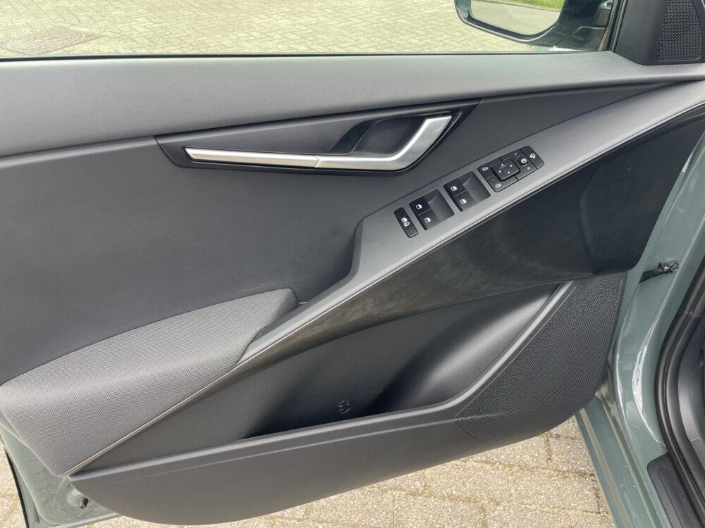 Kia Niro 1.6 GDi Hybrid DynamicPlusLine | Panorama schuif dak | Leder | Stoel stuur verwarming | Trekhaak |