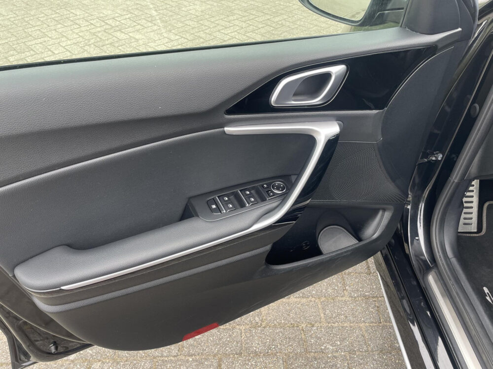 Kia ProCeed 1.5 T-GDi GT-Line | Panorama schuif kantel dak | Stoel stuur verwarming | Elektrische achterklep |