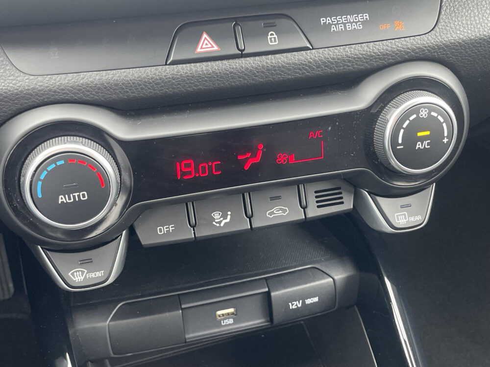 Kia Stonic 1.0 T-GDi MHEV DynamicPlusLine | Climate control | Apple carplay | Achteruitrijcamera |