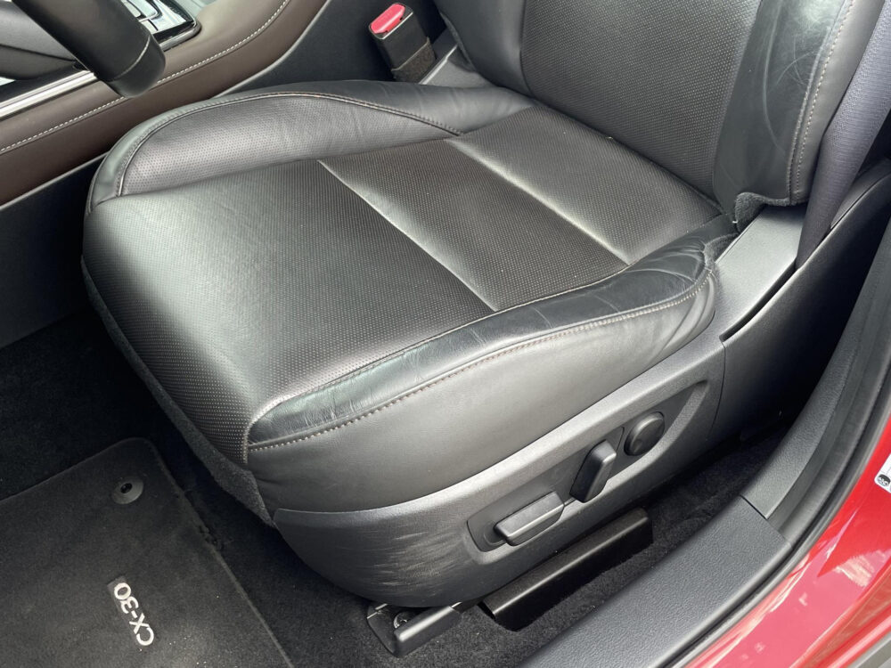 Mazda CX-30 2.0 e-SkyActiv-G M Hybrid Comfort Automaat Leder trekhaak stoelverwarming stuurverwarming dodehoek detectie