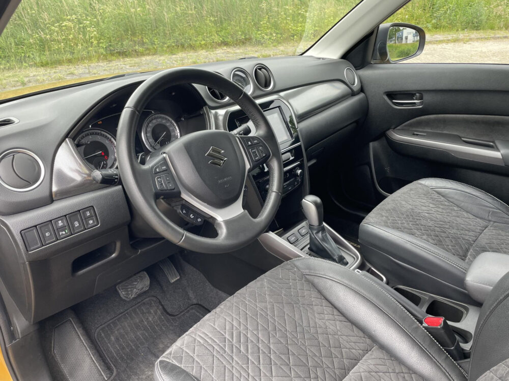 Suzuki Vitara 1.4 Boosterjet Select | Afneembare trekhaak | Stoelverwarming | Achteruitrijcamera |