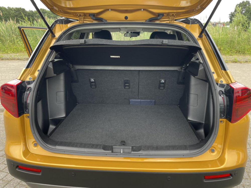 Suzuki Vitara 1.4 Boosterjet Select | Afneembare trekhaak | Stoelverwarming | Achteruitrijcamera |