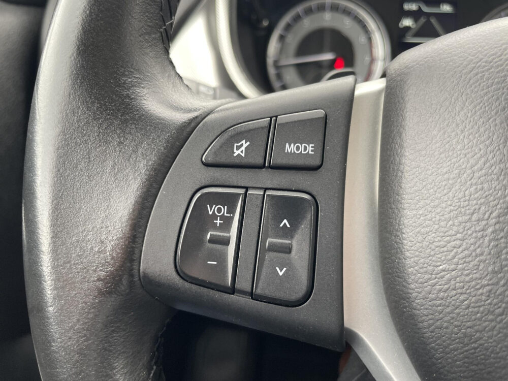 Suzuki Vitara 1.5 Hybrid Style | Panorama schuif dak | Achteruitrijcamera | Stoelverwarming |