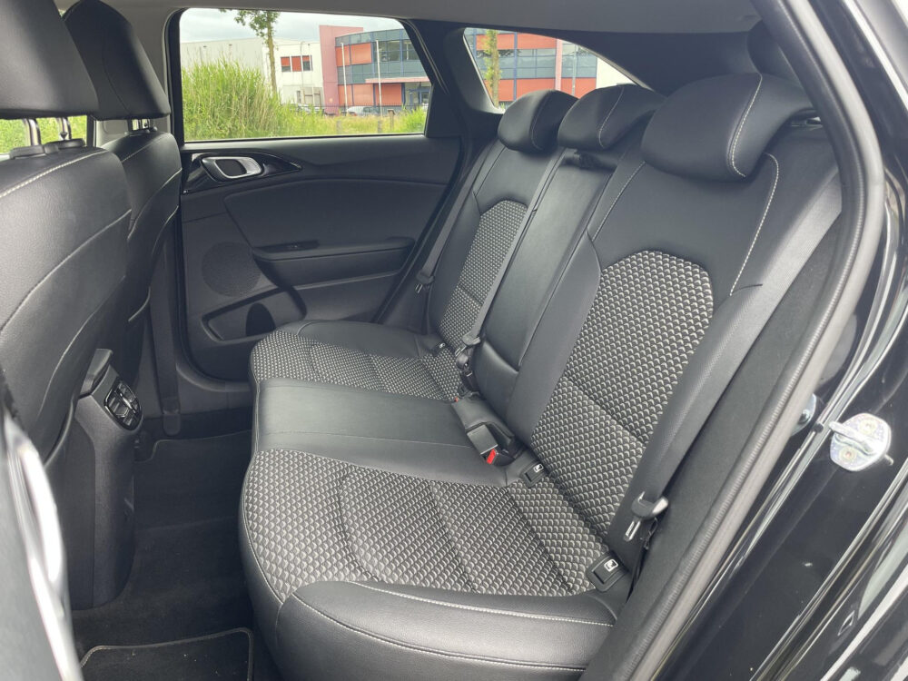 Kia Ceed Sportswagon 1.0 T-GDi DynamicPlusLine | Stoel en stuur verwarming | Elektrische achterklep | Dodehoek detectie |