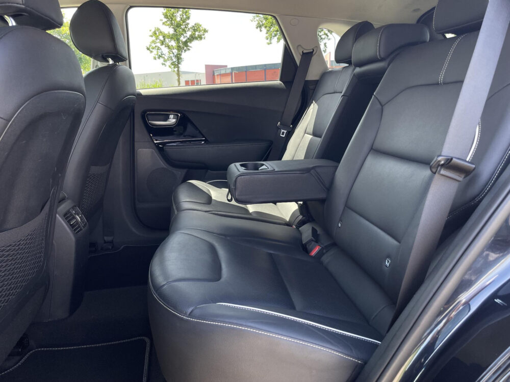Kia e-Niro ExecutiveLine 64 kWh | Leder | Stoel verwarming en ventilatie | Elektrische stoelen |