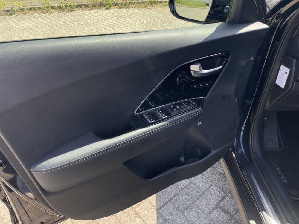 Kia e-Niro ExecutiveLine 64 kWh | Leder | Stoel verwarming en ventilatie | Elektrische stoelen |