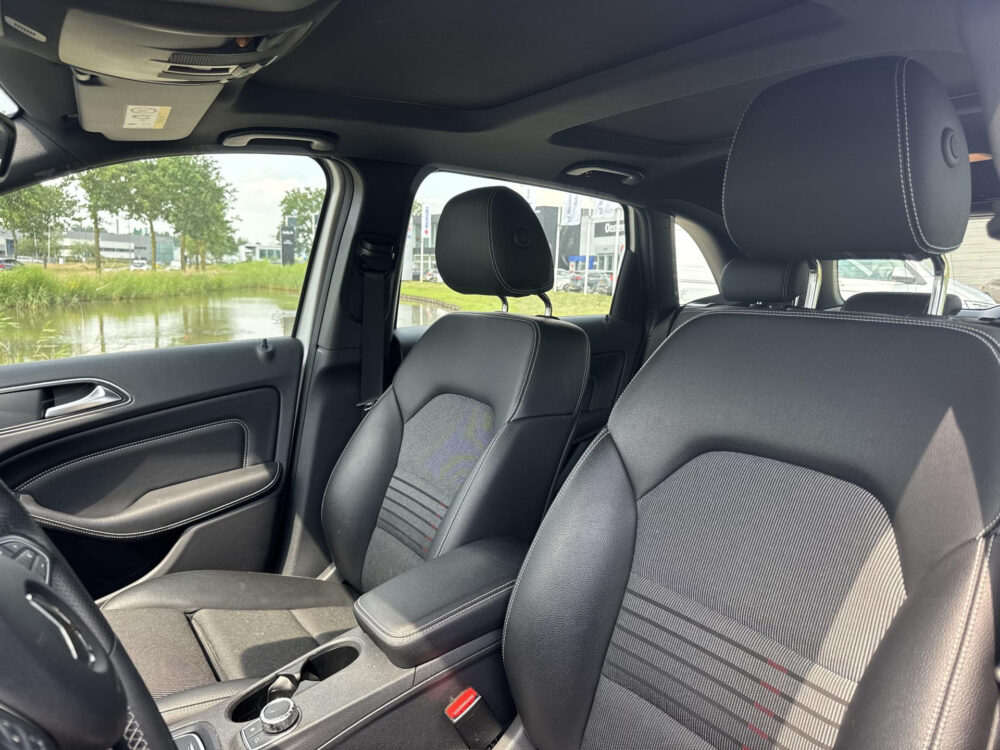 Mercedes-Benz B-klasse 200 Prestige Panoramadak Stoelverwarming Navigatie