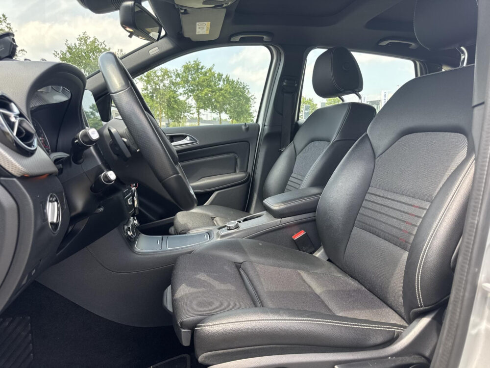 Mercedes-Benz B-klasse 200 Prestige Panoramadak Stoelverwarming Navigatie