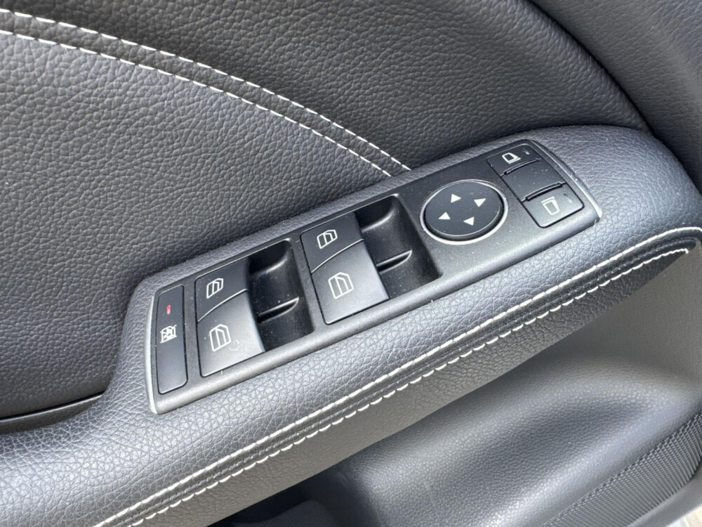 Mercedes-Benz B-klasse 200 Prestige Panoramadak Stoelverwarming Navigatie