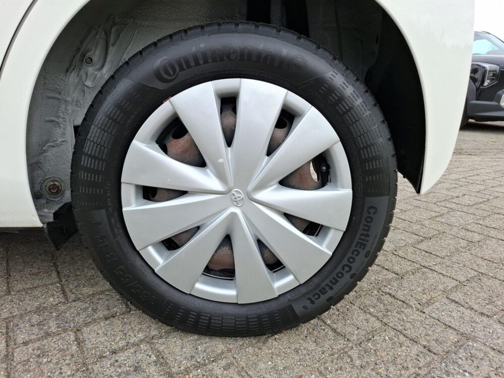 Toyota Aygo 1.0 VVT-i x | hill hold | cruise control |