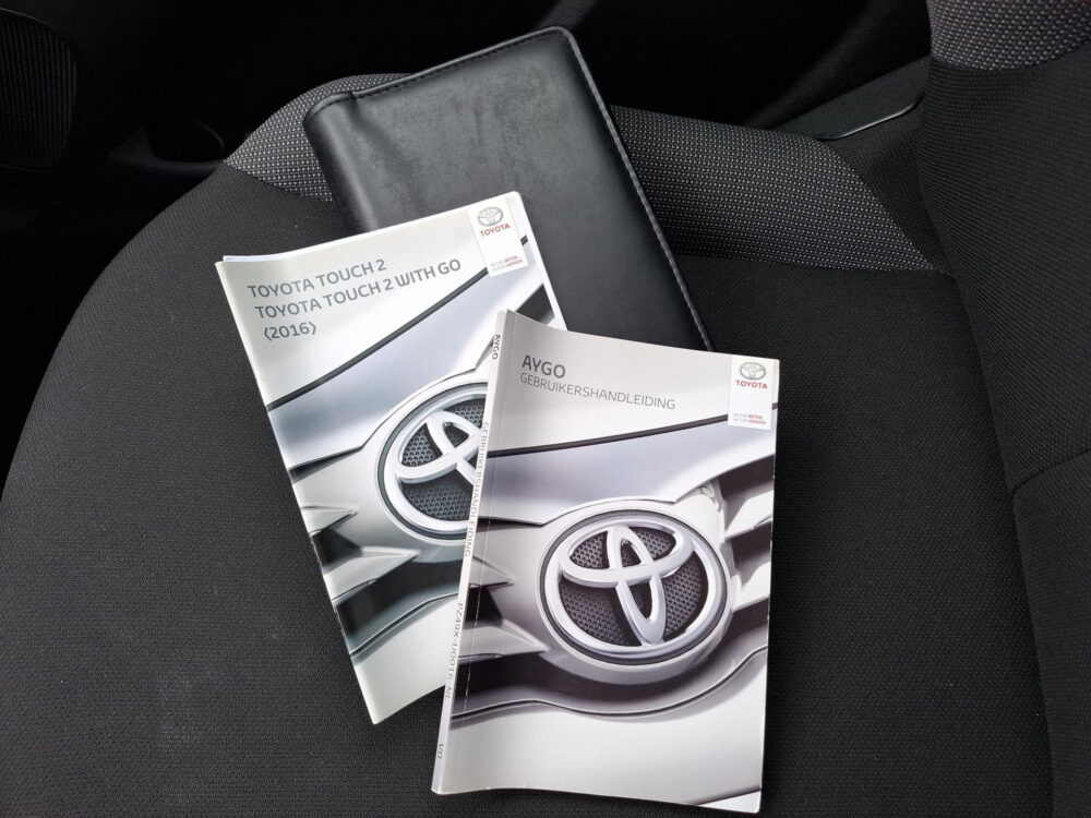 Toyota Aygo 1.0 VVT-i x | hill hold | cruise control |