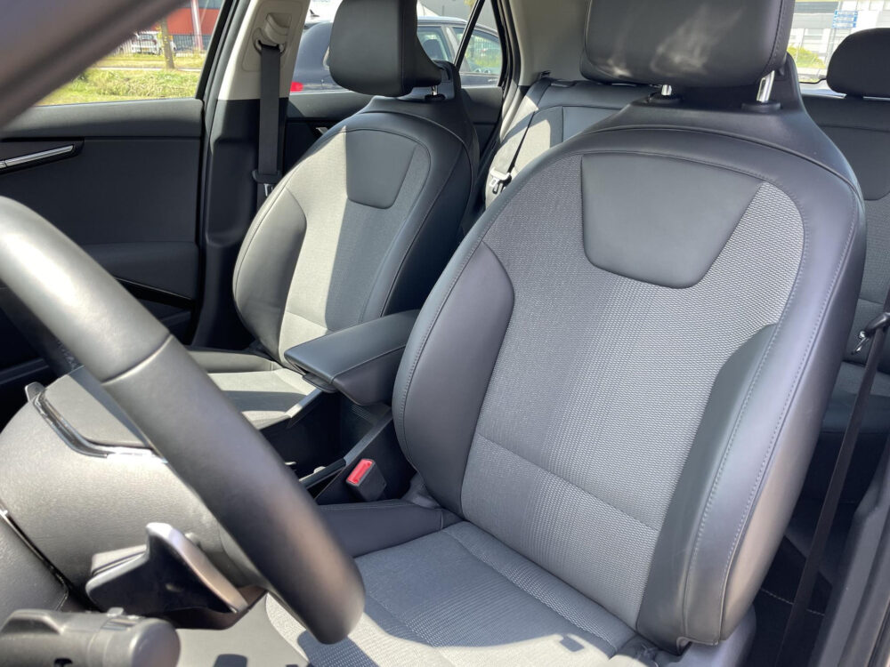Kia Niro EV Edition 64.8 kWh | SOH 97,7% | Stoel en stuur verwarming | Achteruitrijcamera |