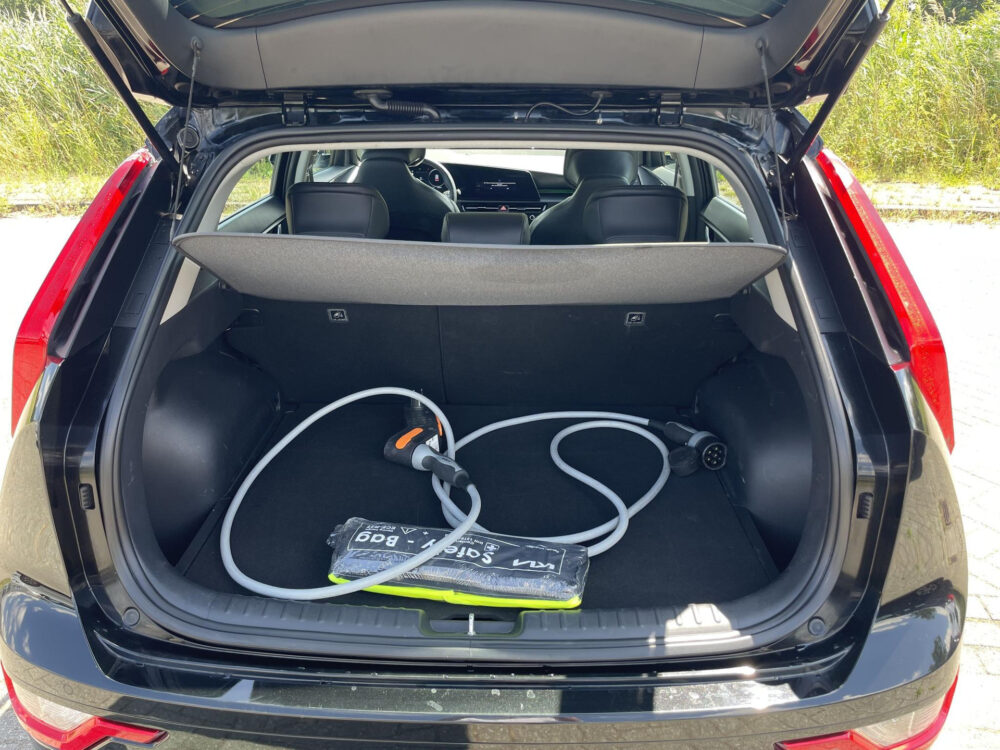 Kia Niro EV Edition 64.8 kWh | SOH 97,7% | Stoel en stuur verwarming | Achteruitrijcamera |