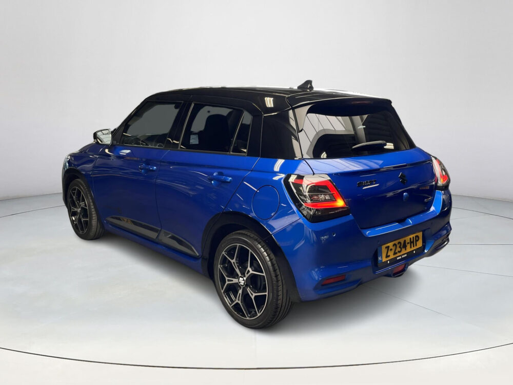 Suzuki Swift 1.2 Style Smart Hybrid |Demo BTW | Incl accessoirespakket twv. €3.700 | Adaptieve cruise | Stoelverwarming |