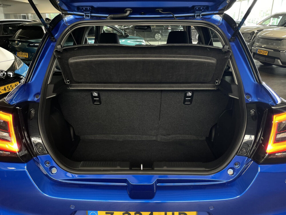 Suzuki Swift 1.2 Style Smart Hybrid |Demo BTW | Incl accessoirespakket twv. €3.700 | Adaptieve cruise | Stoelverwarming |