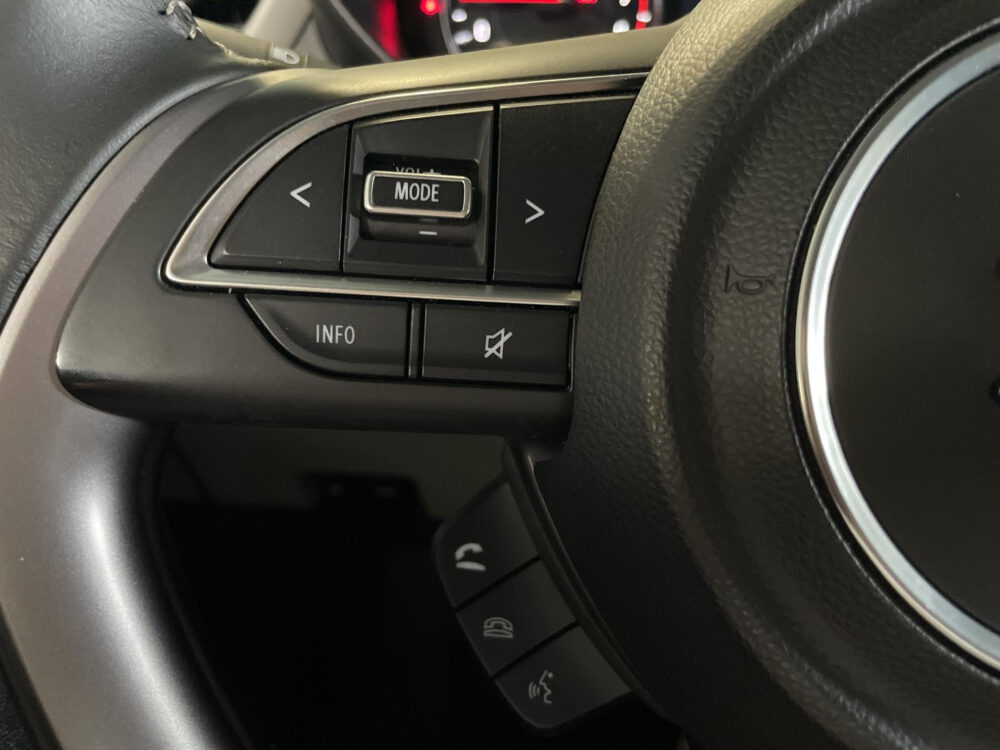 Suzuki Swift 1.2 Style Smart Hybrid |Demo BTW | Incl accessoirespakket twv. €3.700 | Adaptieve cruise | Stoelverwarming |