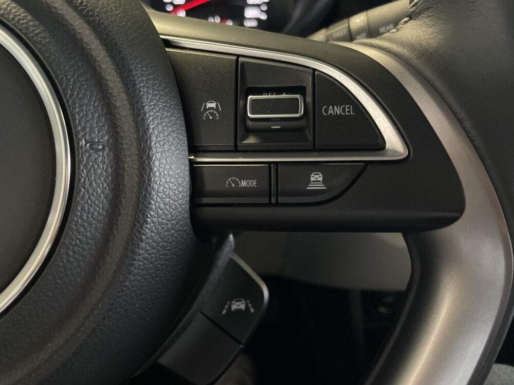 Suzuki Swift 1.2 Style Smart Hybrid |Demo BTW | Incl accessoirespakket twv. €3.700 | Adaptieve cruise | Stoelverwarming |
