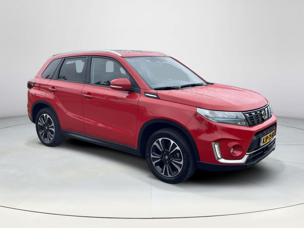 Suzuki Vitara 1.5 Hybrid Style | Stoelverwarming | Panodak | Keyless | Dodehoek detectie |