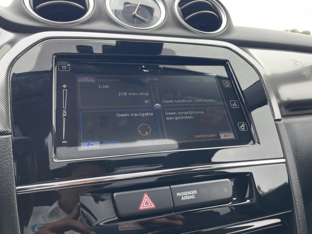 Suzuki Vitara 1.5 Hybrid Style | Stoelverwarming | Panodak | Keyless | Dodehoek detectie |