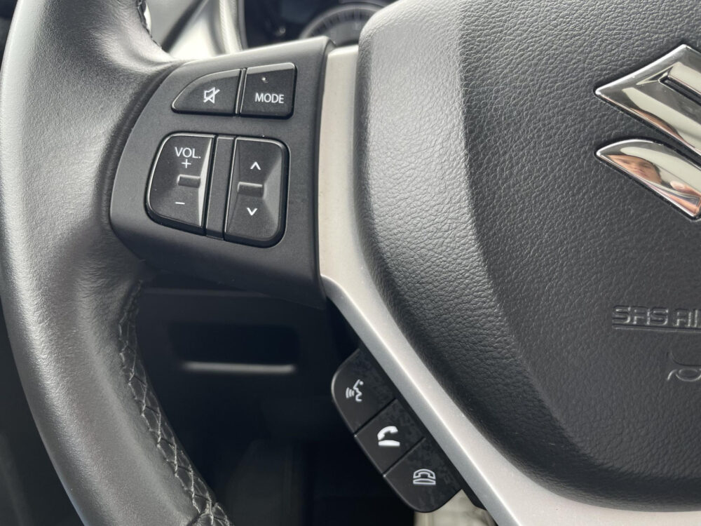 Suzuki Vitara 1.5 Hybrid Style | Stoelverwarming | Panodak | Keyless | Dodehoek detectie |