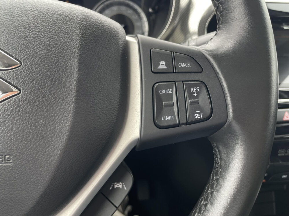 Suzuki Vitara 1.5 Hybrid Style | Stoelverwarming | Panodak | Keyless | Dodehoek detectie |