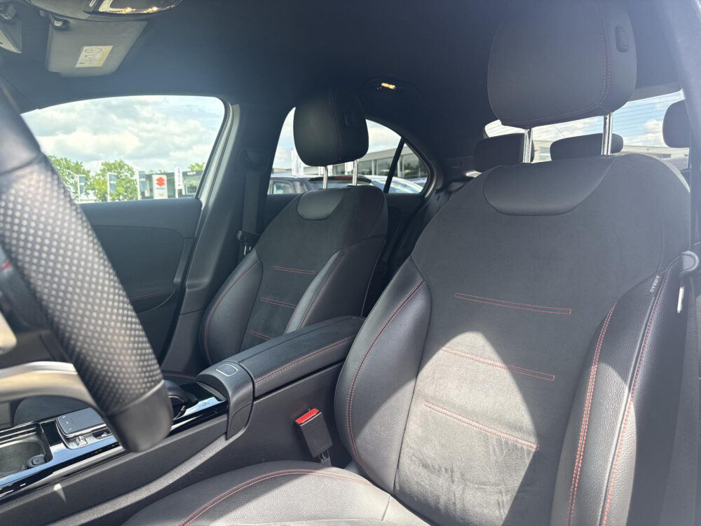 Mercedes-Benz A-klasse 200 Business Solution AMG Night Upgrade | MBUX Groot | Camera | Cruise |