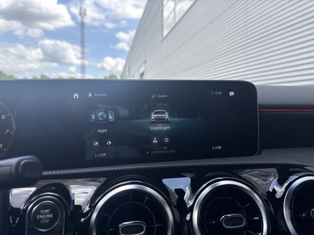 Mercedes-Benz A-klasse 200 Business Solution AMG Night Upgrade | MBUX Groot | Camera | Cruise |