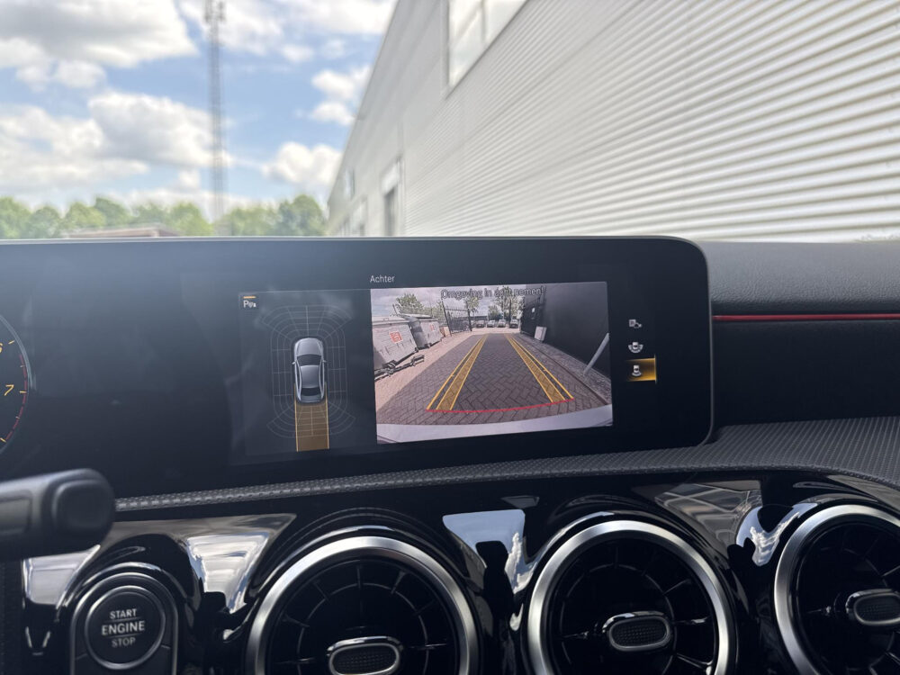 Mercedes-Benz A-klasse 200 Business Solution AMG Night Upgrade | MBUX Groot | Camera | Cruise |