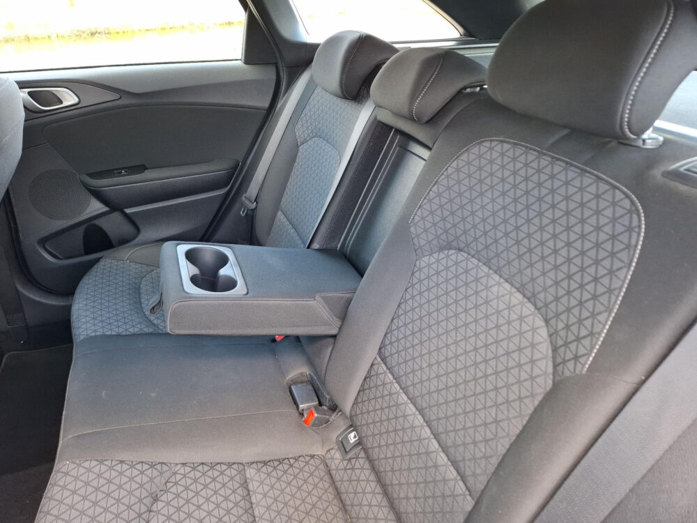 Kia Ceed Sportswagon 1.5 T-GDi DynamicLine | Navigatie | Airco | trekhaak
