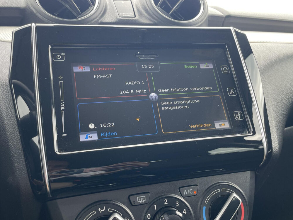 Suzuki Swift 1.2 Select Smart Hybrid | Stoelverwaming | Automaat | Navigatie | Camera |