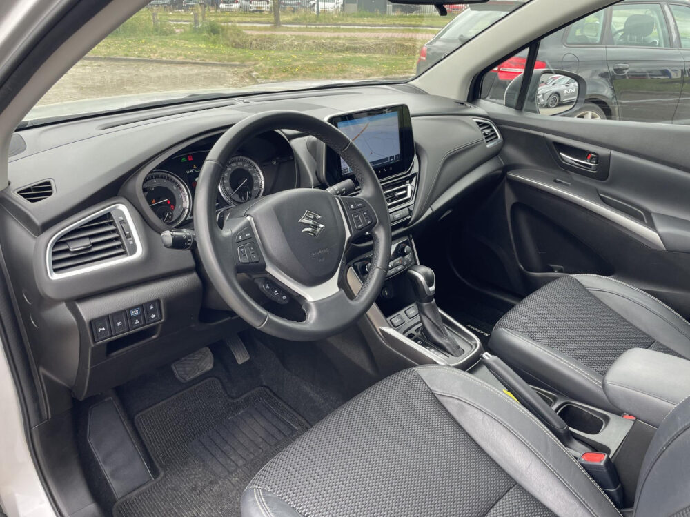Suzuki S-Cross 1.5 Hybrid Style | Stoelverwarming | Panramadak | 360* camera |