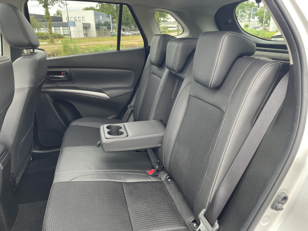 Suzuki S-Cross 1.5 Hybrid Style | Stoelverwarming | Panramadak | 360* camera |
