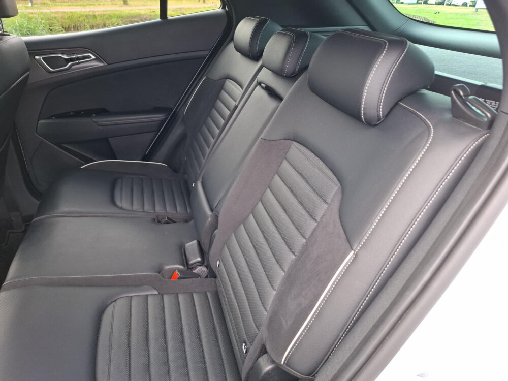 Kia Sportage 1.6 T-GDi Hybrid GT-PlusLine | Panoramadak | lederen bekleding | Climate control | Navigatie | stoel koeling/ verwarming |