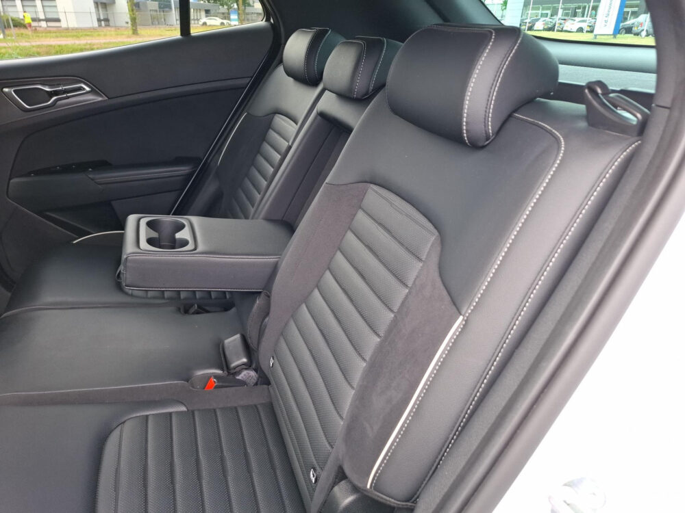 Kia Sportage 1.6 T-GDi Hybrid GT-PlusLine | Panoramadak | lederen bekleding | Climate control | Navigatie | stoel koeling/ verwarming |