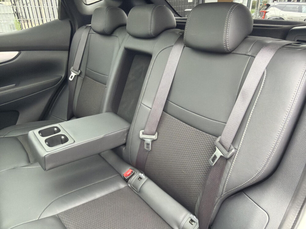 Nissan Qashqai 1.3 DIG-T Tekna | Airco | Trekhaak | Camera | Panoramadak |