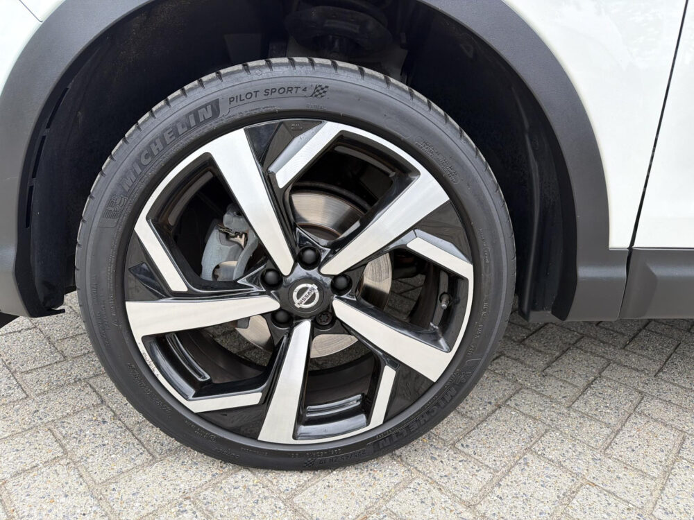 Nissan Qashqai 1.3 DIG-T Tekna | Airco | Trekhaak | Camera | Panoramadak |