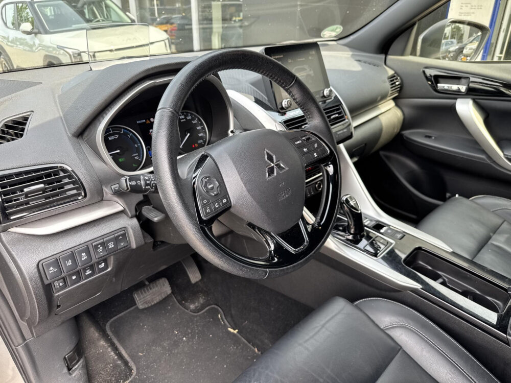 Mitsubishi Eclipse Cross 2.4 PHEV Instyle | Fabrieksgarantie | Trekhaak afneembaar |
