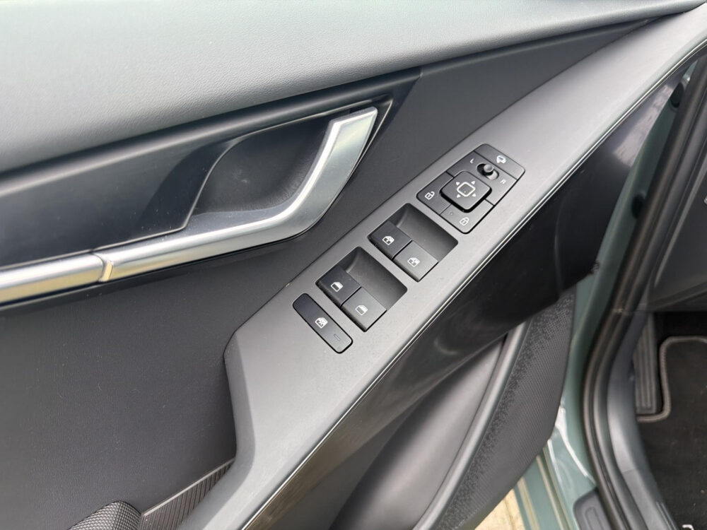 Kia Niro 1.6 GDi Hybrid DynamicLine Navi | Apple Carplay Android Auto | 1e Eigenaar |