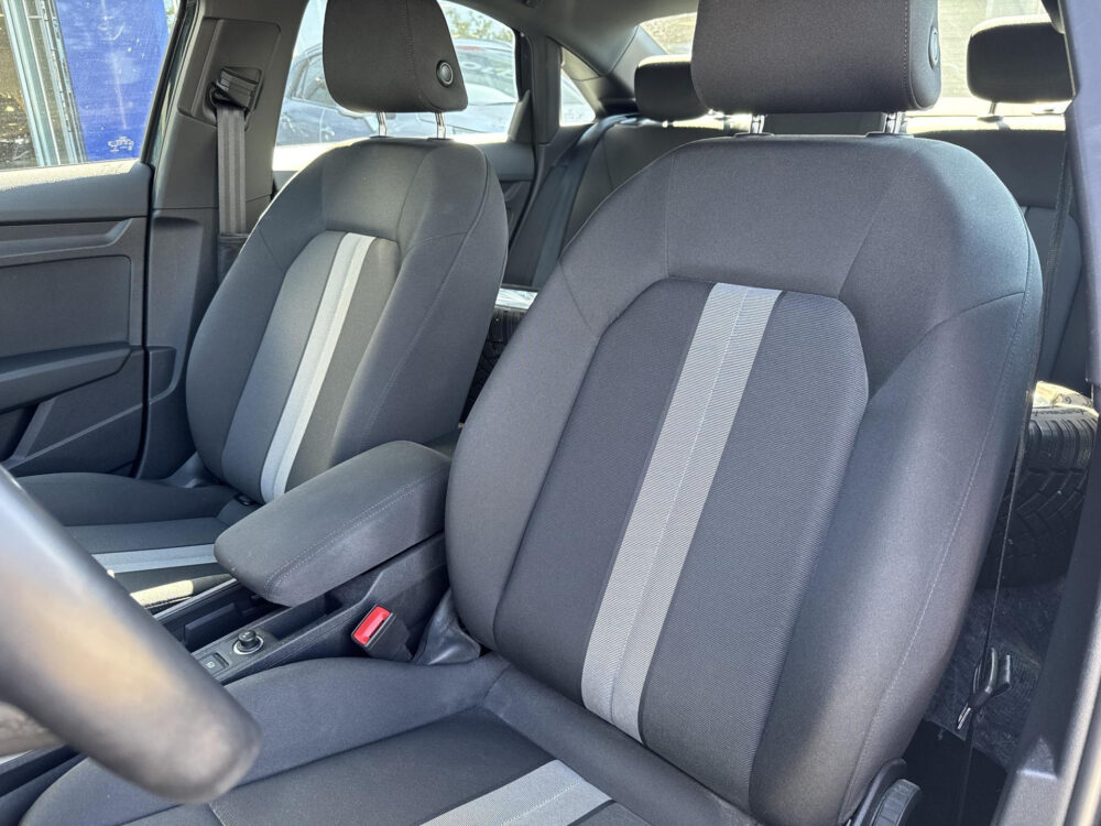 Audi A3 Limousine 30 TFSI Advanced edition | Navigatie | PDC |