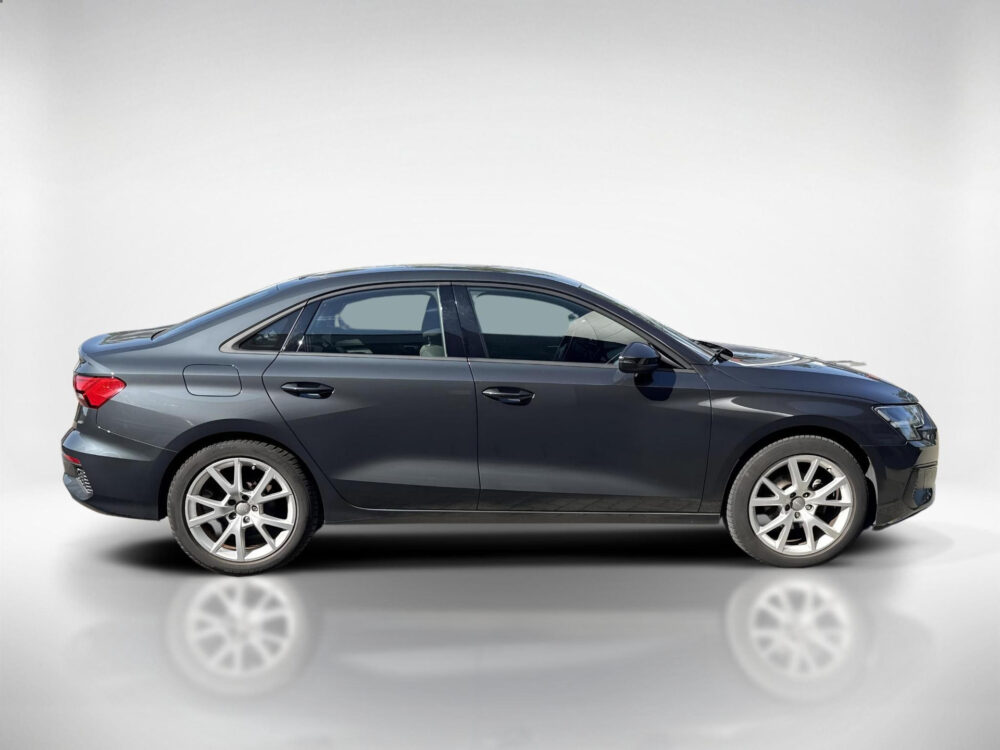Audi A3 Limousine 30 TFSI Advanced edition | Navigatie | PDC |