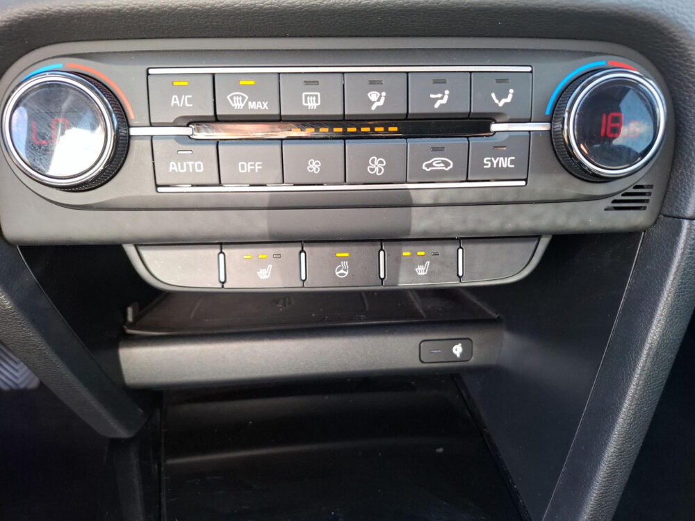 Kia Ceed Sportswagon 1.0 T-GDi DynamicPlusLine | adaptive cruise control | navigatie | airco |