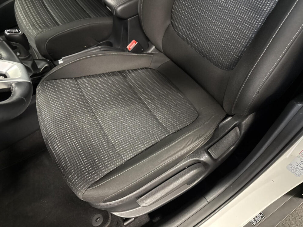 Kia Stonic 1.0 T-GDi MHEV DynamicLine | CarPlay | Camera | Climate |