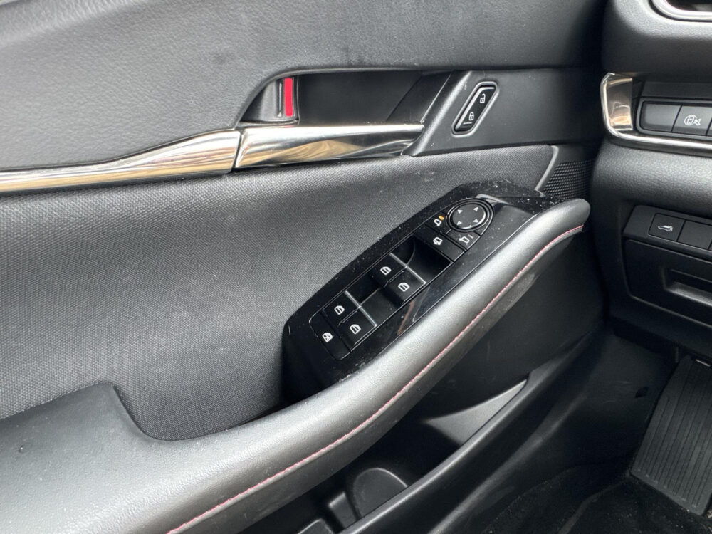 Mazda CX-30 2.0 e-SkyActiv-G M Hybrid Homura Head Up / Navigatie / Apple Carplay / Camera / Parkeersensoren / Stoelverwarming