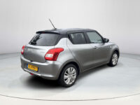 Suzuki Swift 1.2 Select Navigatie / Camera / Lichtmetalen velgen / TwoTone Lak / Stoelverwarming !