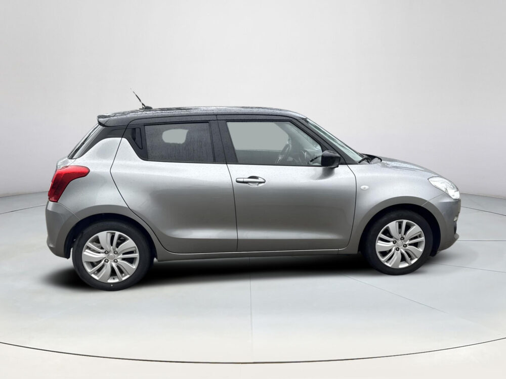 Suzuki Swift 1.2 Select Navigatie / Camera / Lichtmetalen velgen / TwoTone Lak / Stoelverwarming !
