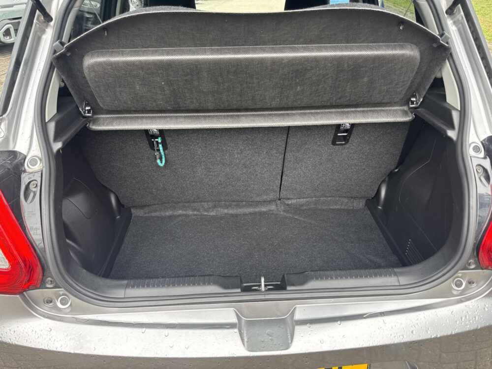 Suzuki Swift 1.2 Select Navigatie / Camera / Lichtmetalen velgen / TwoTone Lak / Stoelverwarming !