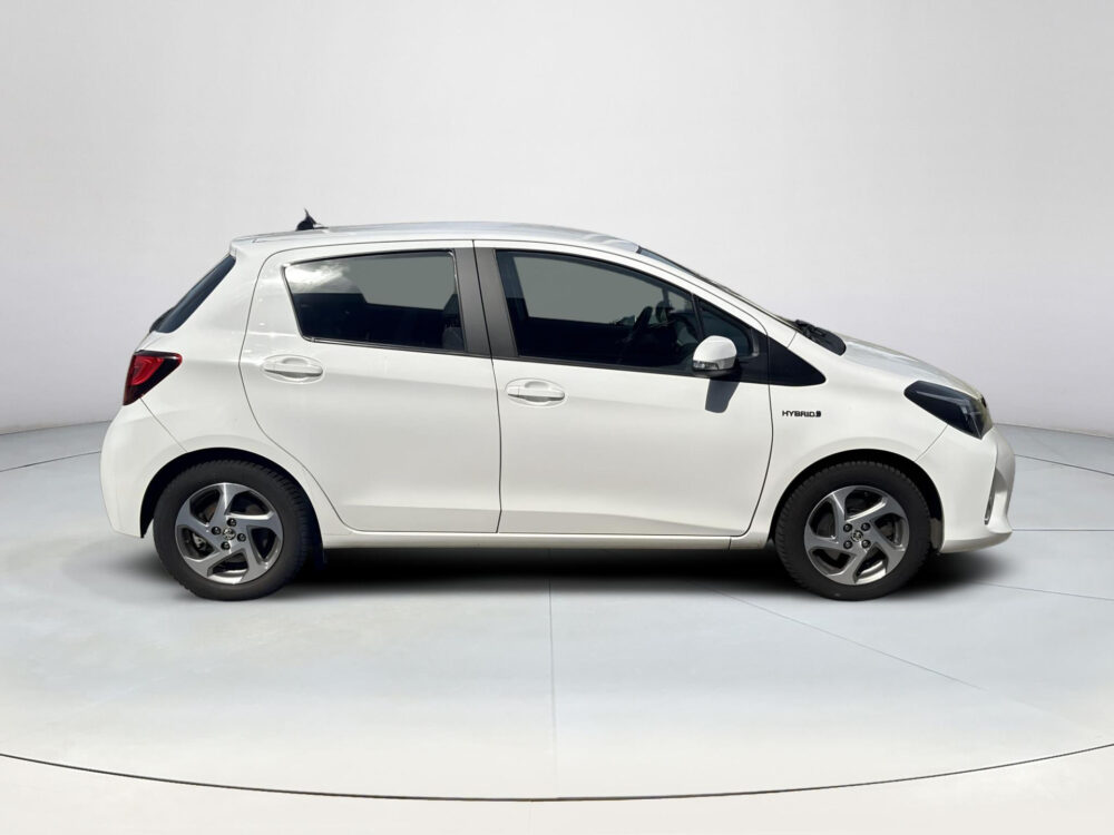 Toyota Yaris 1.5 Hybrid Trend Hybrid  Automaat Trekhaak Allweather Navigatie ECC Airco Cruise Control