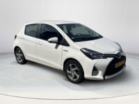 Toyota Yaris 1.5 Hybrid Trend Hybrid  Automaat Trekhaak Allweather Navigatie ECC Airco Cruise Control